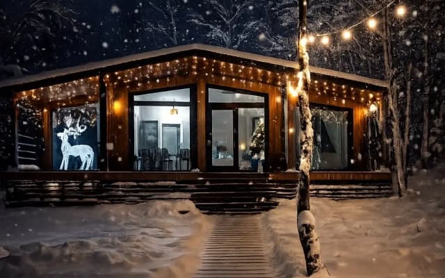 Частный дом Трехкомнатный домик с баней в тихом лесу
