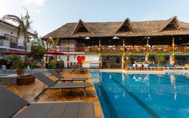 Курортный отель Canary Hotel & SPA