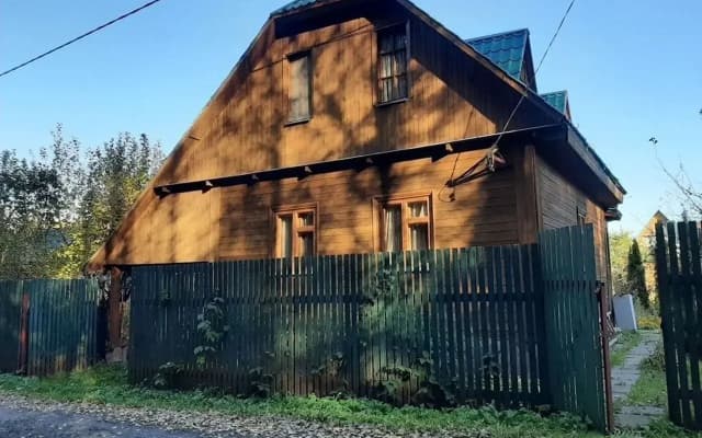 Частный дом четырехкомнатная дача, 95 м²