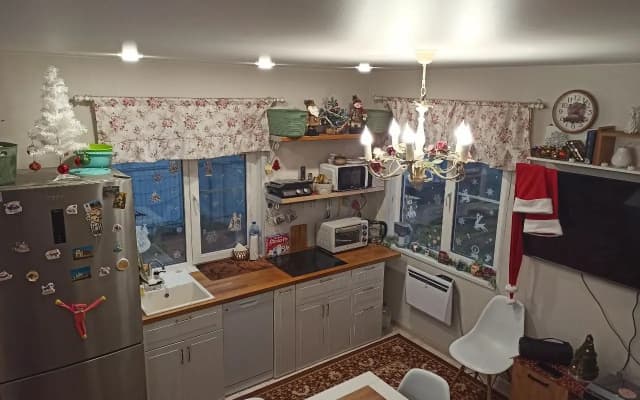 Частный дом у реки