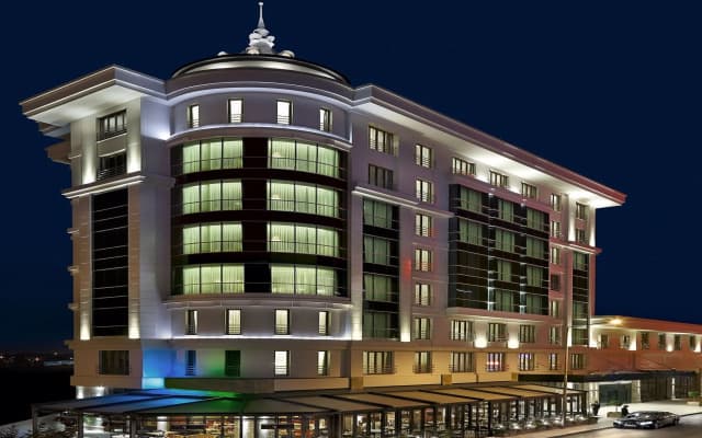 Отель Ramada Plaza by Wyndham Eskisehir