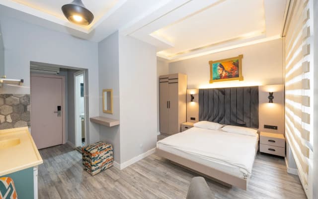 Апарт-отель Cirrus Suites
