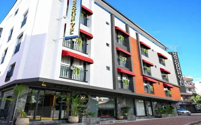 Отель Nas Corner Hotel