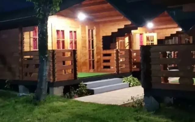 База отдыха Коттеджи на Речной