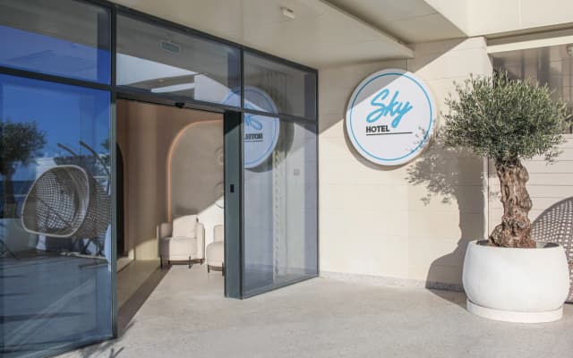 Отель Sky Hotel