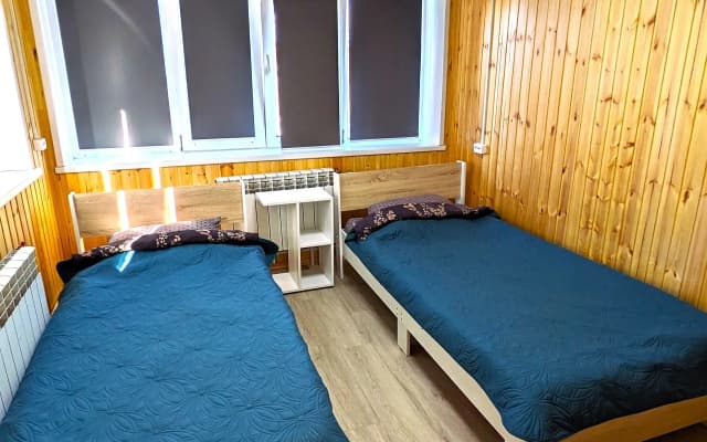 Частный дом с территорией и паркингом