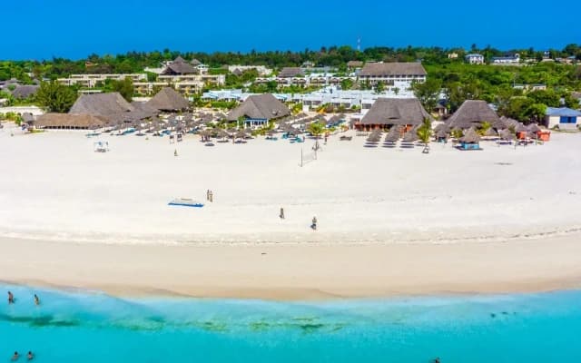Курортный отель Canary Kendwa Beach Resort