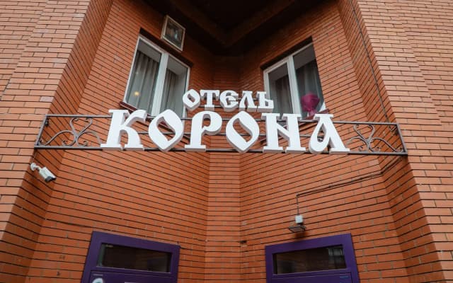 Отель Корона