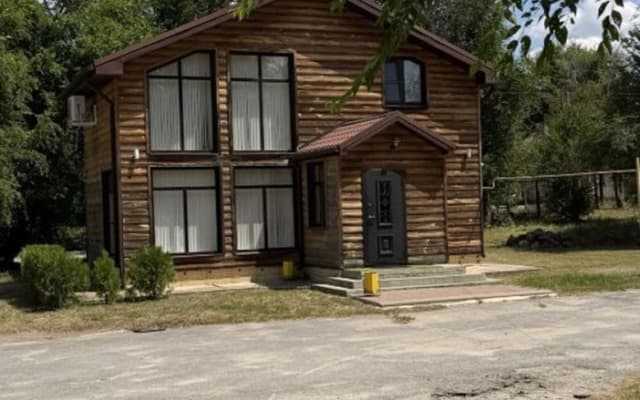Частный дом Дом на берегу реки