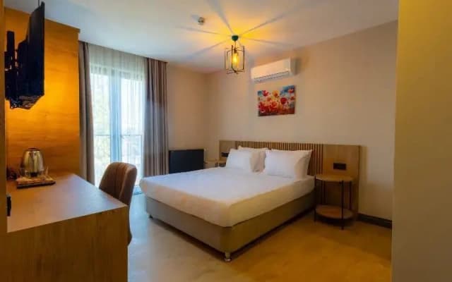 Отель Leliko Suites