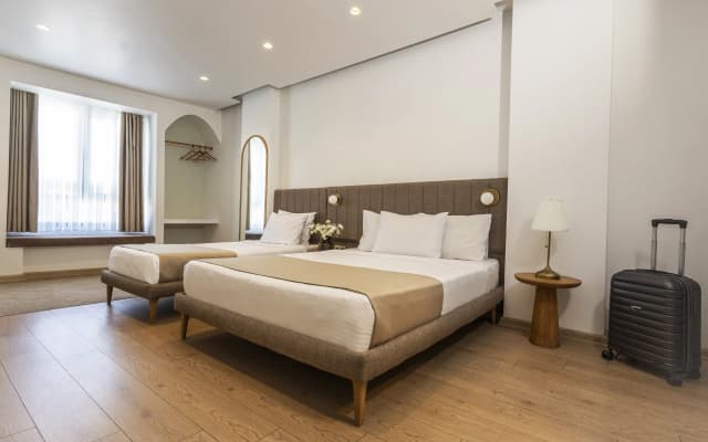 Meshk Airport Hotel