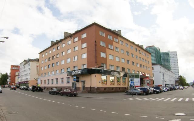 Меблированные комнаты Ваш Дом на Ленинградской (2 подъезд, кв. 32)