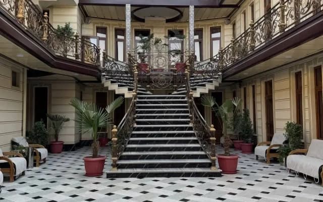 Отель Grand House Real Estate