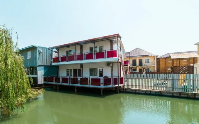Меблированные комнаты Аврора house