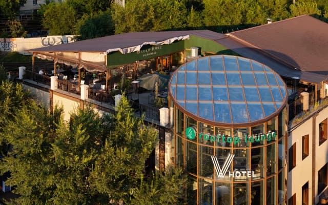 Отель V Hotel&Rooftop Lounge