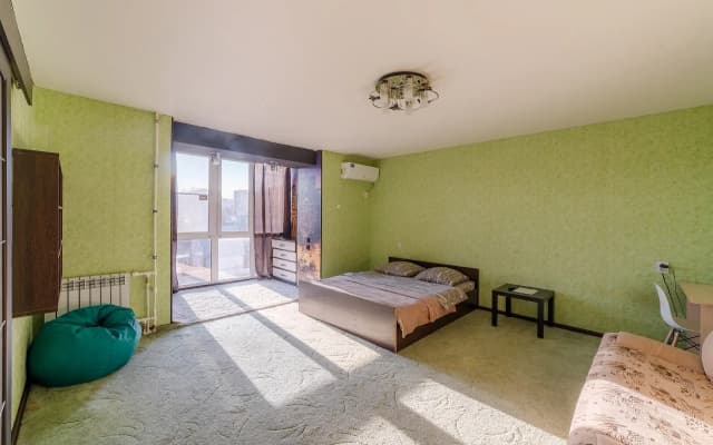 Квартира ПрезентХаус на Чичканова 70б