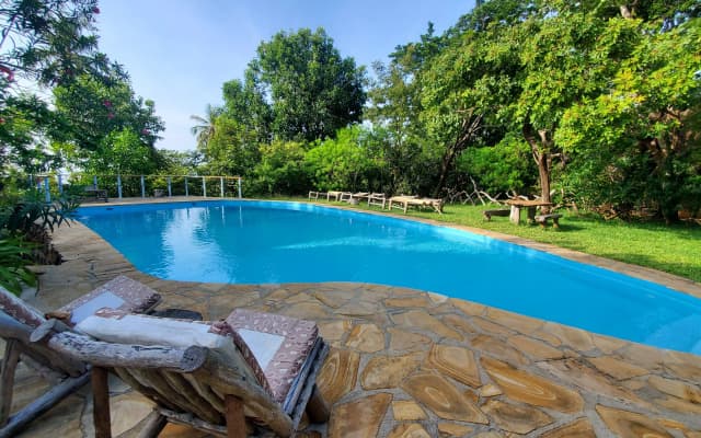 Отель Eco Shamba Kilole Lodge