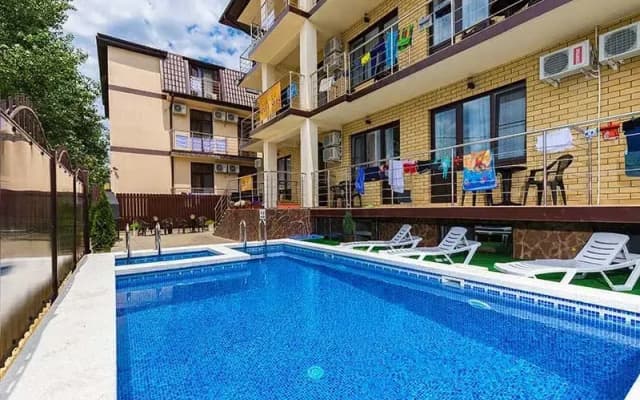 Seven Seas Hotel