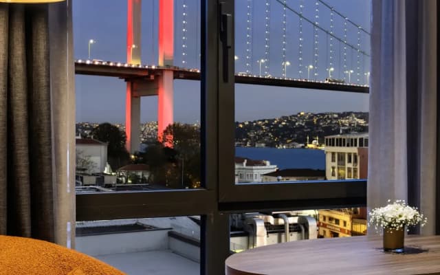 Crowne Plaza Istanbul Ortakoy Bosphorus, an IHG Hotel