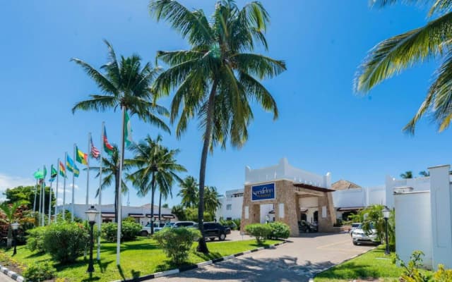 Отель PrideInn Paradise Beach Resort & Spa