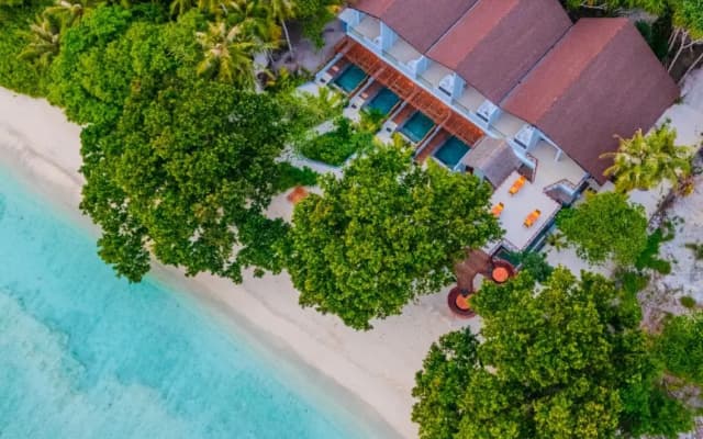 Отель Island Luxury Retreat Maalhos