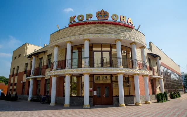 Отель Корона