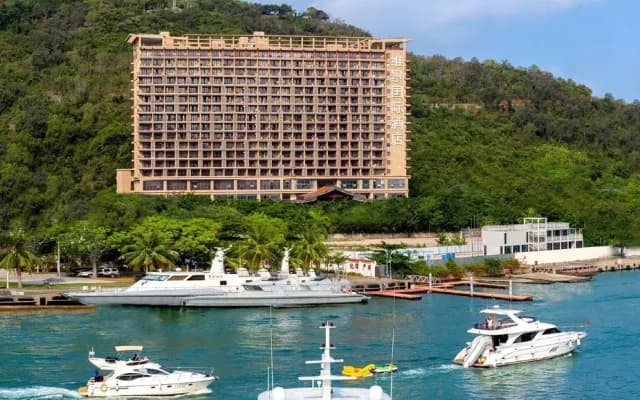 Отель Grand Metropark Bay Sanya