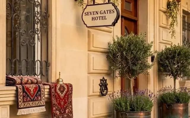 Отель Seven Gates