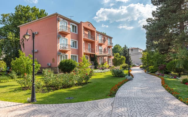 Курортный отель Alean Family Riviera
