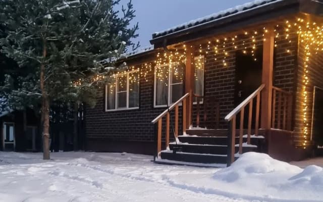 Частный дом у реки Паша