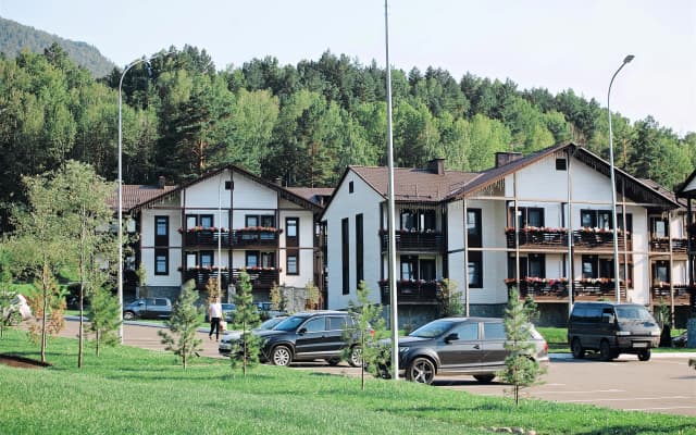 Отель 3*  Всесезонный курорт Манжерок