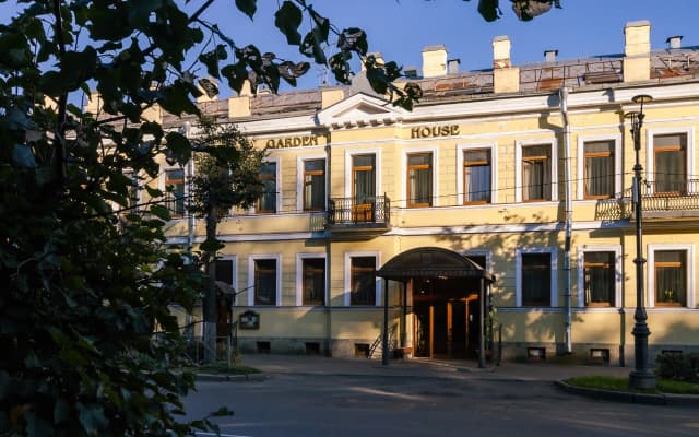 Голден Отель