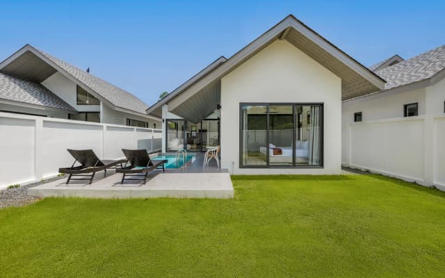 Курортный отель Akara Pool Villas Phuket by Tropic Look