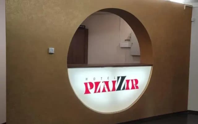 Отель Плаизир