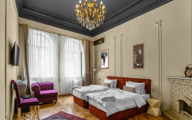Old Money Boutique Hotel