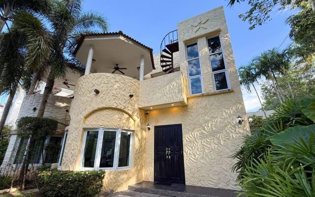 Вилла Nai Harn Family Pool 3 BDR by Mill