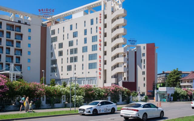 Гостиничный комплекс Bridge Resort