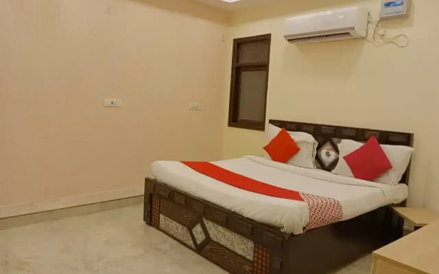 Отель Raj Residency Govindpuri