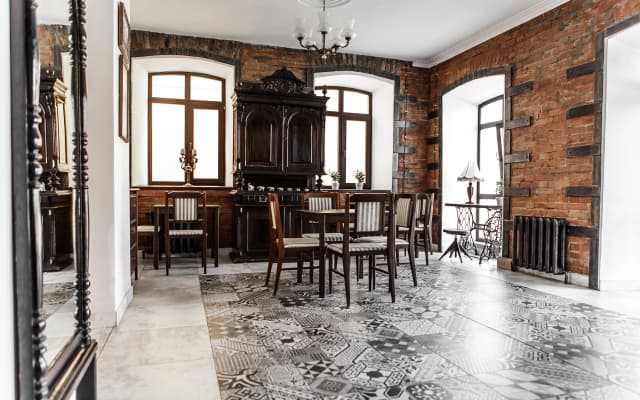 Отель Brick Walls Hotel