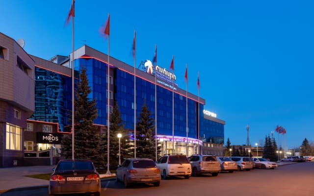 Отель МВДЦ Сибирь