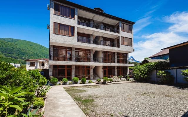 Amza Hotel