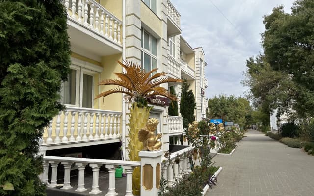 Отель Лев
