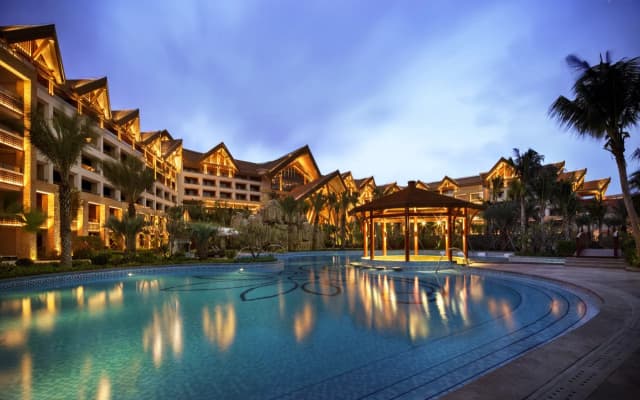 Отель La Fountain Hotel & Resort Sanya
