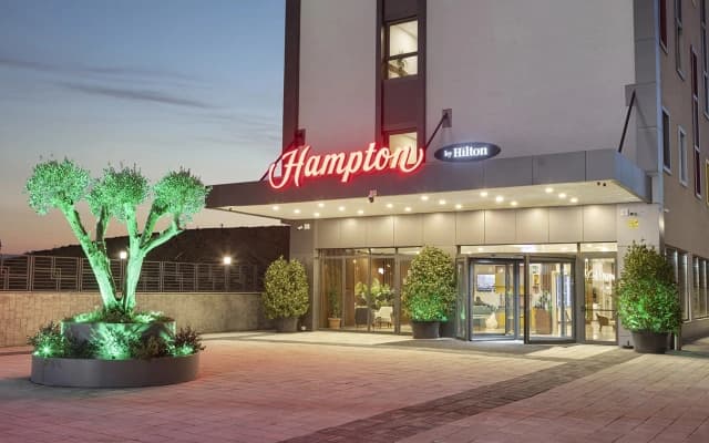 Отель Hampton by Hilton Istanbul Arnavutkoy