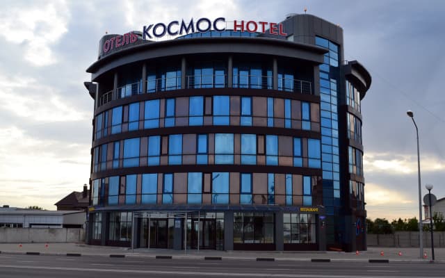 Отель Космос