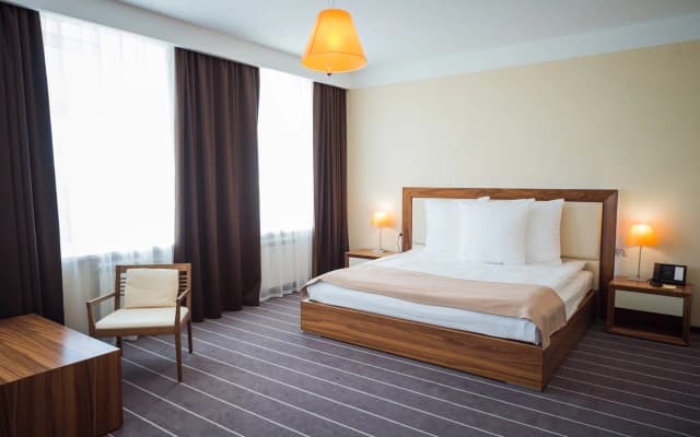 Отель Ost West Hotel Ост Вест