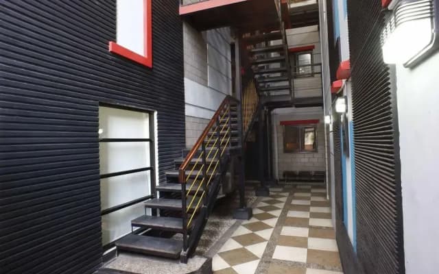 RedDoorz Near Teras Kota