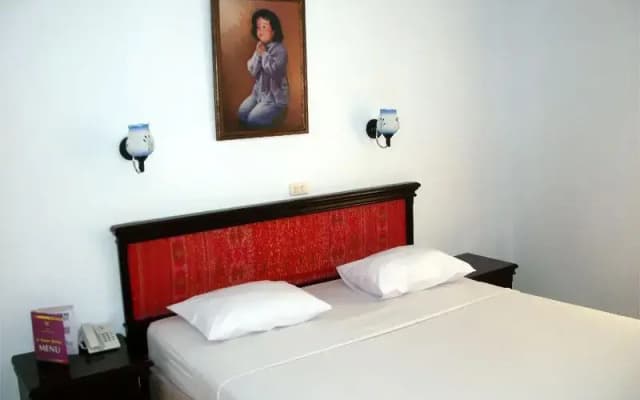 Pia Hotel