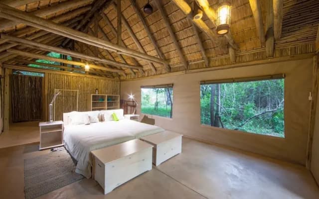 Bateleur Safari Camp
