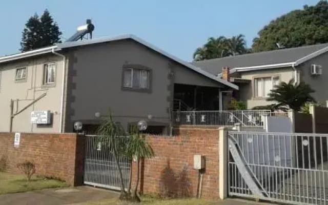 Acquila Guest House
